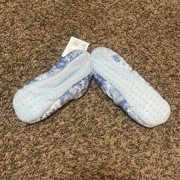 Stay Cozy Slipper socks - Picture 2 of 2